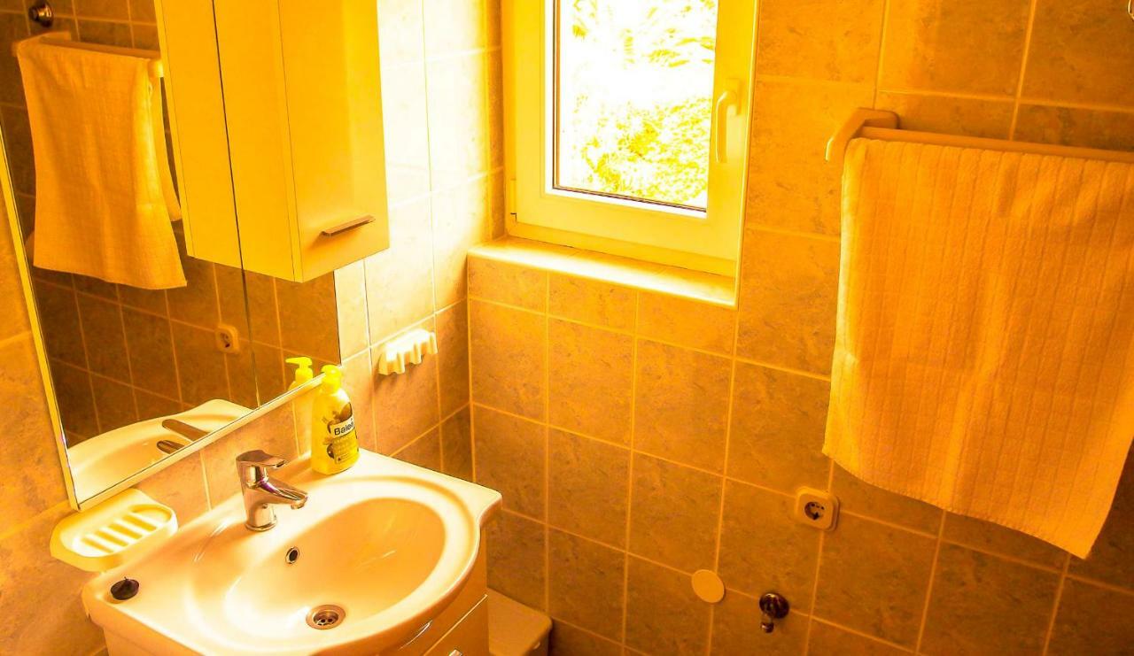 Adria Arba Apartments 라브 외부 사진